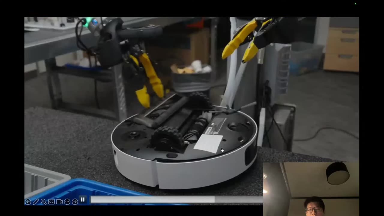 機器人操作任務示範截圖
